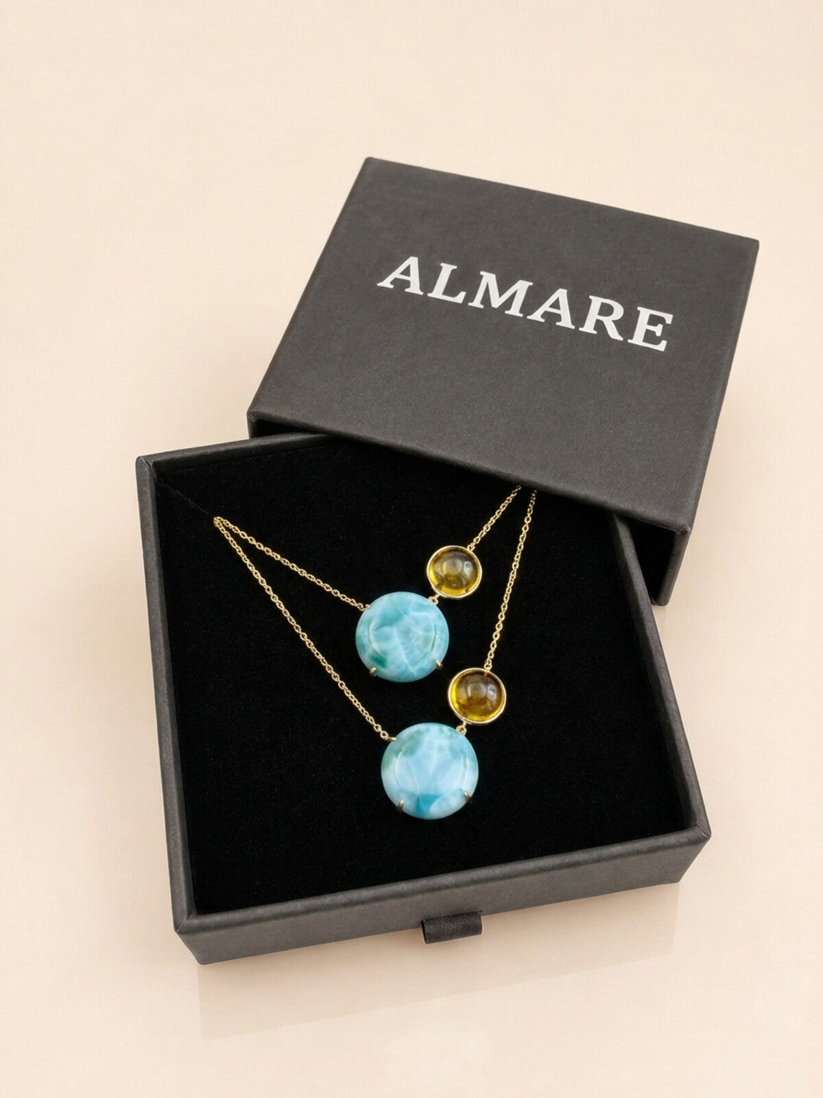 Double chain necklace, in the black Almare gift box